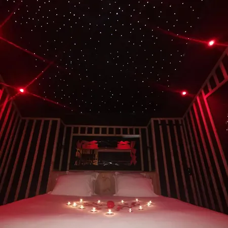 Love Room Paradix Saint-Denis-de-Pile Exterior photo